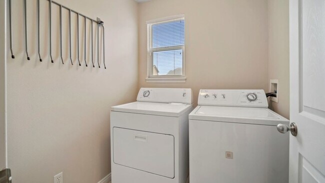 Building Photo - 10828 Wynview Ln