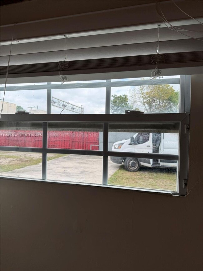 Building Photo - 791 E 21st St