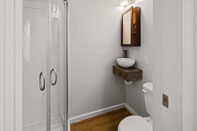 Building Photo - 5139 Ewing St