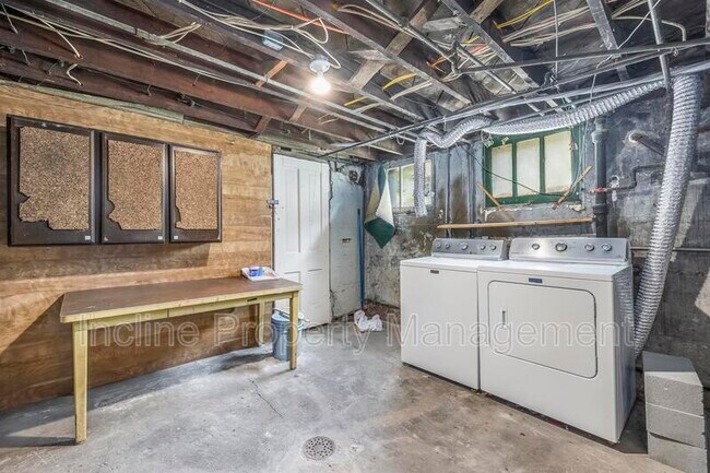 Building Photo - 457 E 100 S St