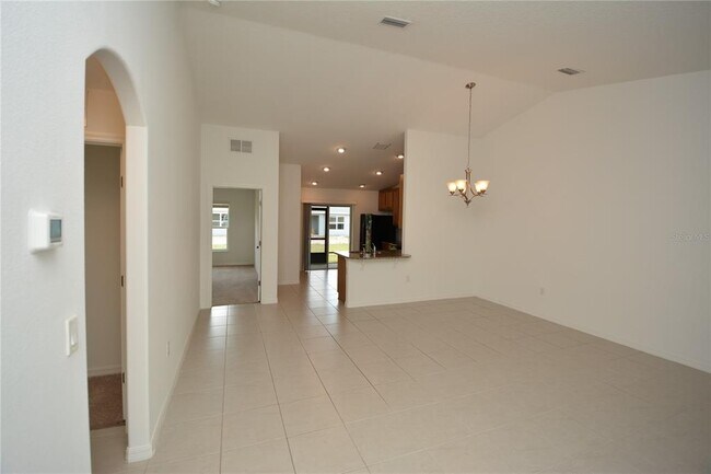 Building Photo - 33 Rosecroft Ln