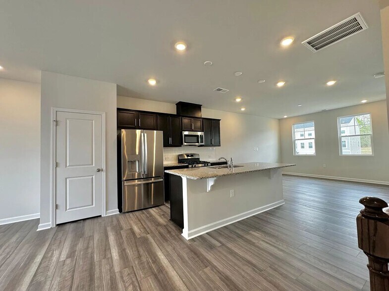 Building Photo - 2624 Chert Ln