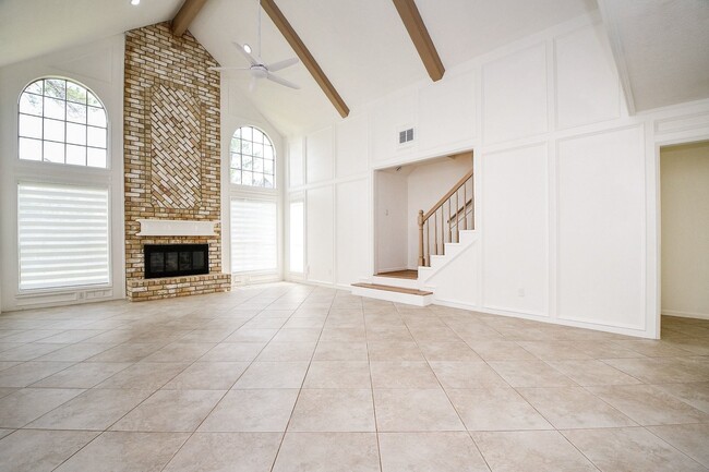 Building Photo - 11615 Trailmont Dr