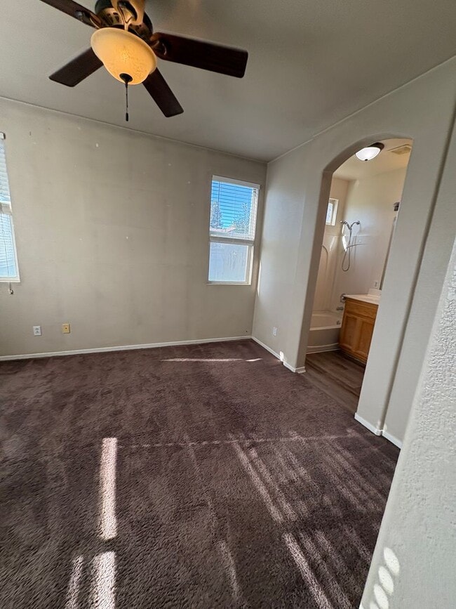 Building Photo - Beautiful 3bed/2bathroom Home in West Sac