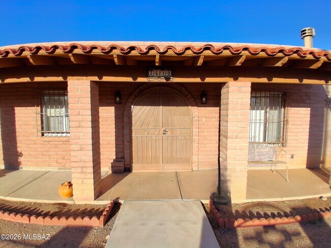 Building Photo - 2650 W Aurora Dr
