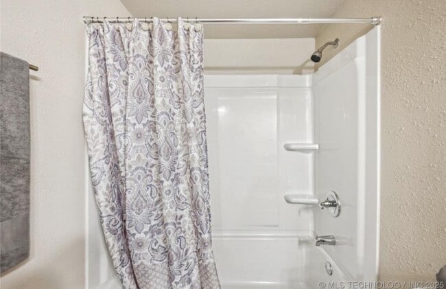 Building Photo - 306 Short St