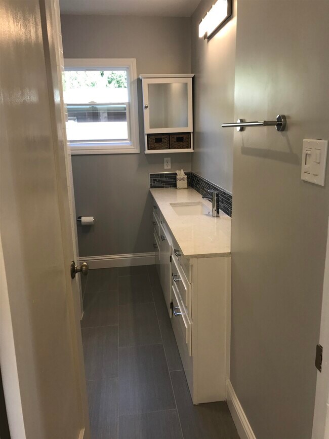 Building Photo - 7630 Terrace Dr