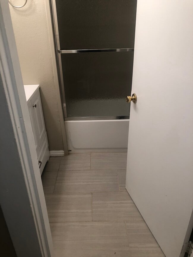 Building Photo - 1019 Linden St