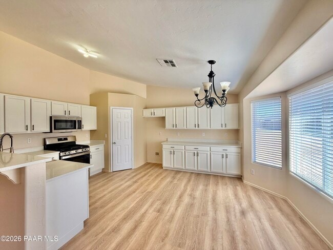 Building Photo - 8561 E Posse Cir