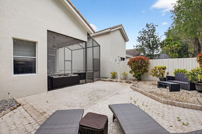 Building Photo - 2500 NW 66th Dr