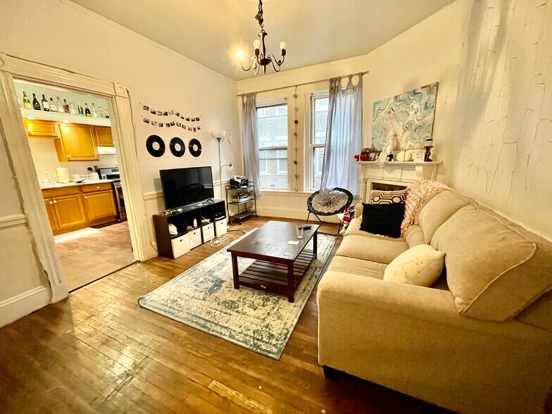 Building Photo - 73 Westland Ave