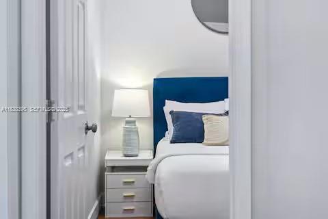 Building Photo - 6140 SW 56th Ct