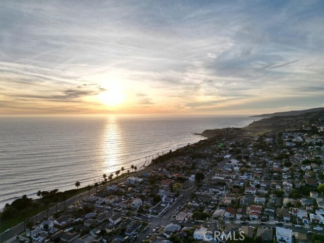 Building Photo - 3644 S Cabrillo Ave