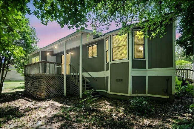 Building Photo - 3045 Wildflower Ln SW