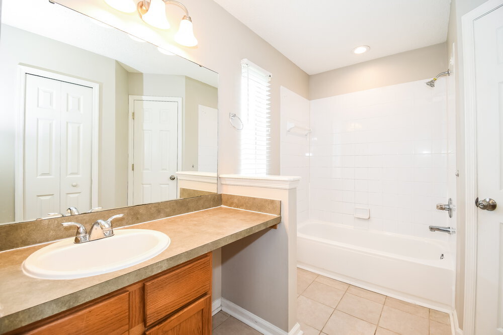 Building Photo - 2041 Hunters Trace Cir