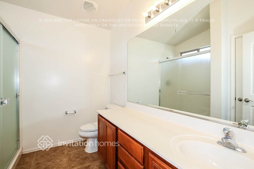 Building Photo - 781 S 167th Dr