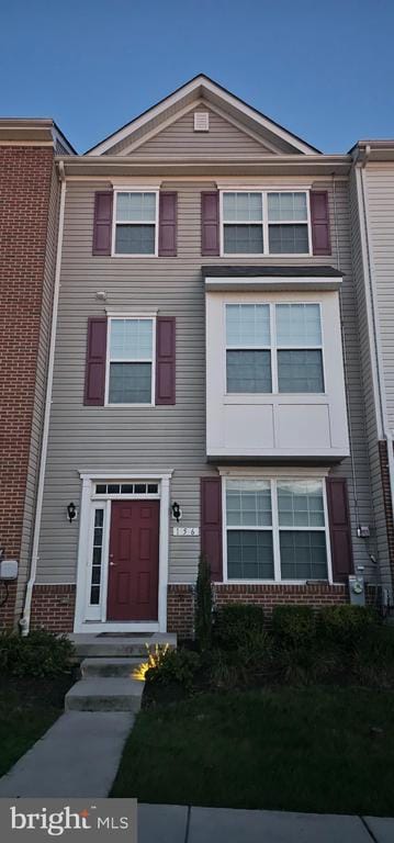 Primary Photo - 156 Ironwood Ct