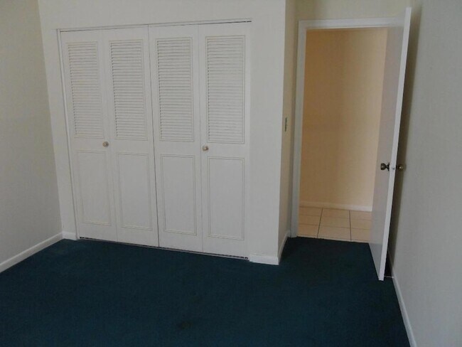 Building Photo - 250 NE 20th St