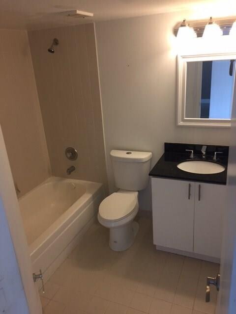 Building Photo - 8761 Wiles Rd