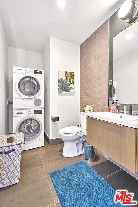 Building Photo - 889 Francisco St