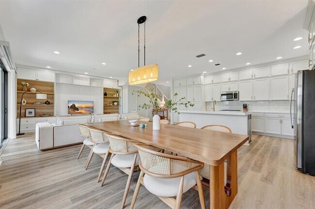 Building Photo - 16216 Sea Turtle Pl