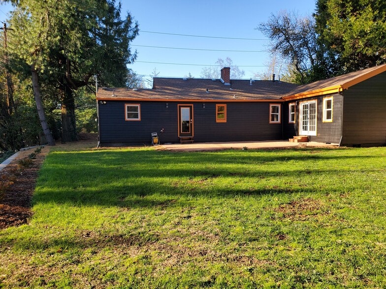 Back yard - 3430 SW Scholls Ferry Rd