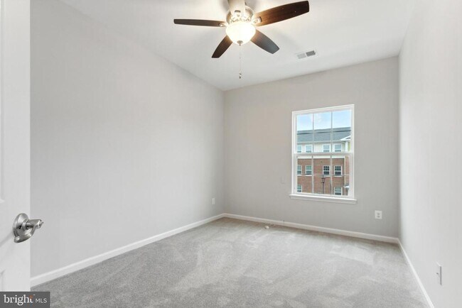 Building Photo - 6606 Lafayette Ave