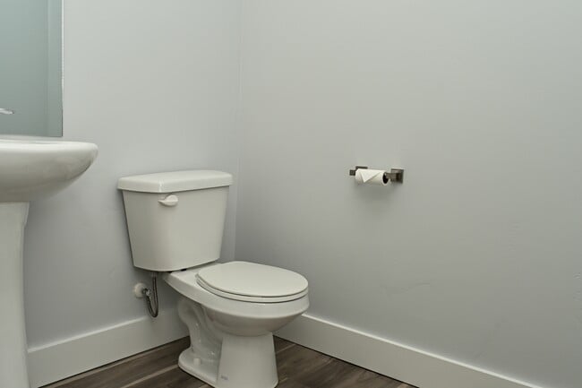 Building Photo - 2041 N 380 E