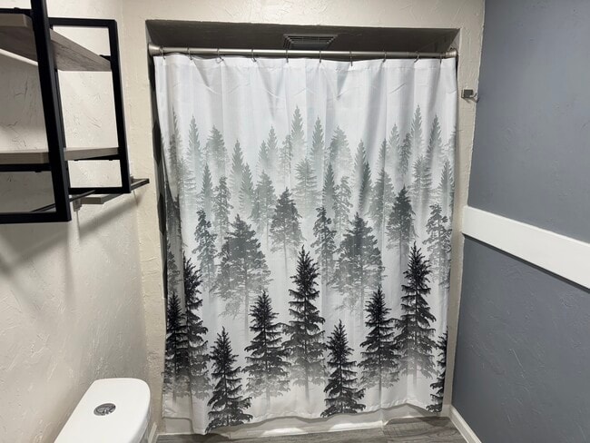 Building Photo - 6th Street/Grant