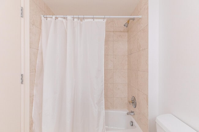 Building Photo - 20201 E Country Club Dr