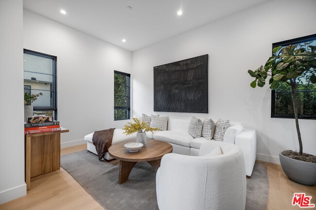 Building Photo - 4256 Camellia Ave