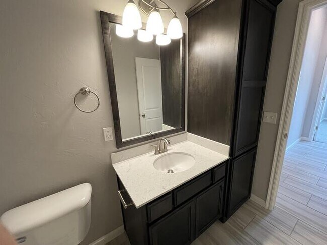 Building Photo - 1105 Osprey Dr