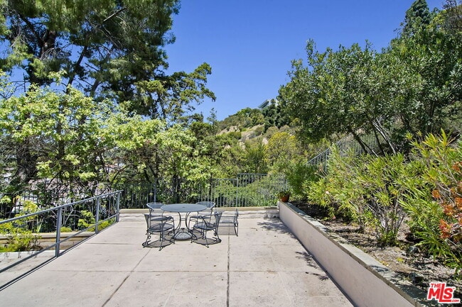 Building Photo - 7863 Electra Dr