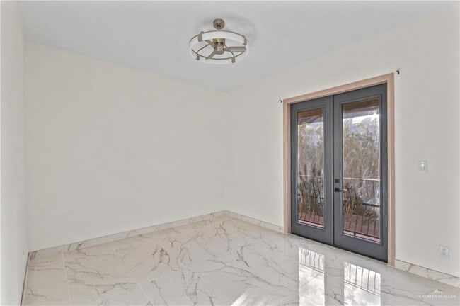 Building Photo - 24 S 5th St