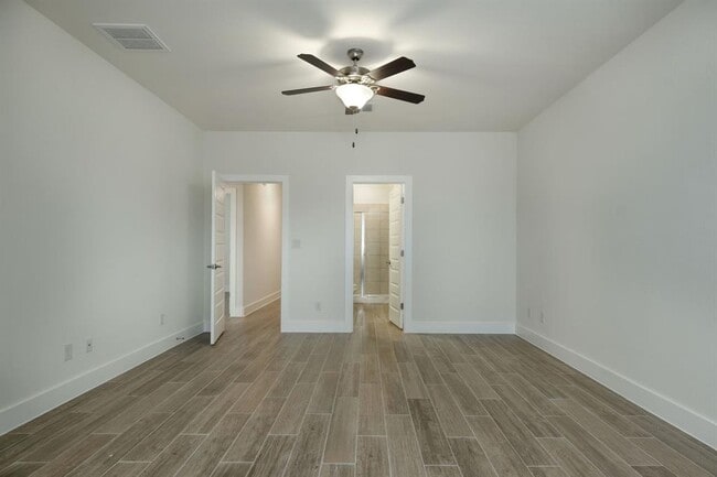 Building Photo - 436 Parkline Dr