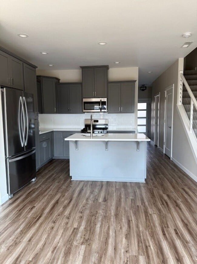 Building Photo - Newer South Salem Townhome - 2 Bedroom Plu...
