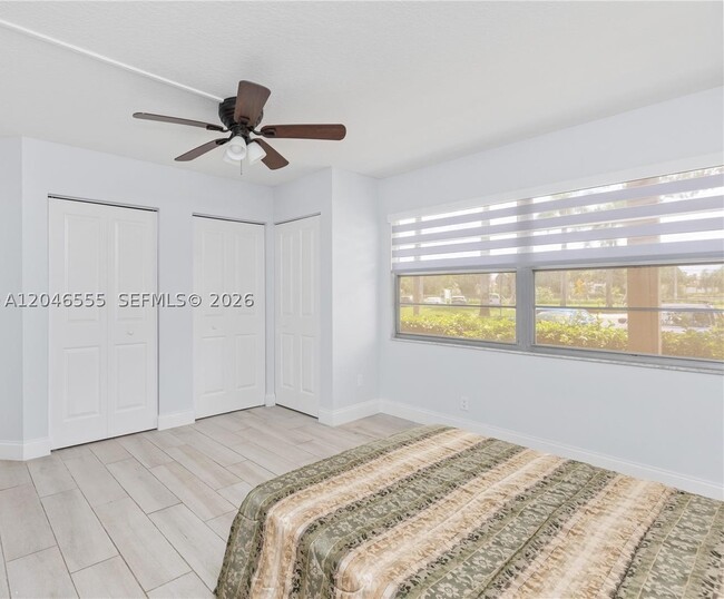 Building Photo - 1110 SW 125th Ave