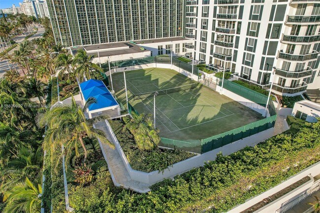 Building Photo - 4779 Collins Ave