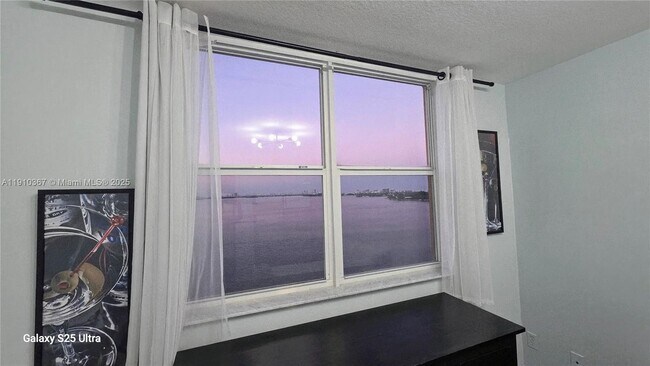 Building Photo - 1625 Kennedy Cswy