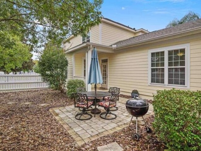 Building Photo - Three Bedroom Townhome in Southwood