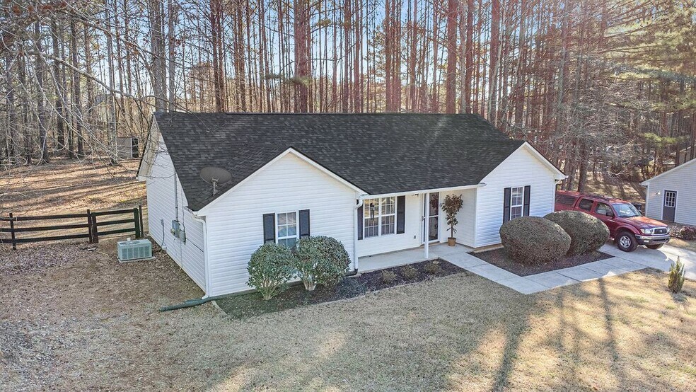 Building Photo - 192 Conifer Ln