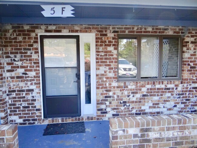 Building Photo - 2 bedroom unfurnished LONG TERM RENTAL in Fairway Ridge