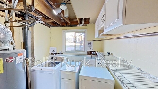 Building Photo - 6505 Wicklow Cir E