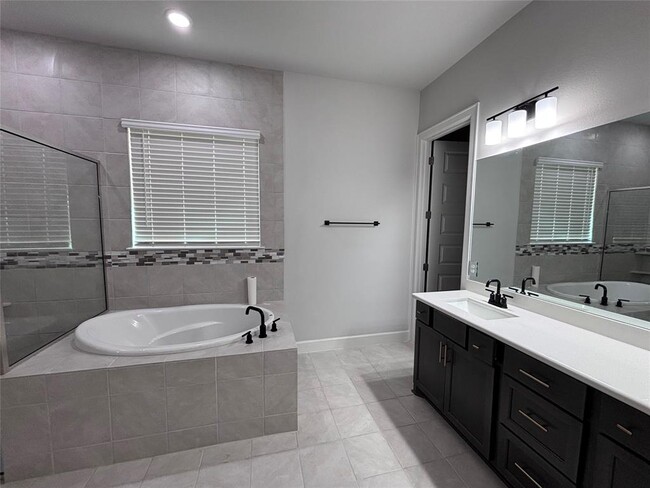 Building Photo - 713 Coppell Ct