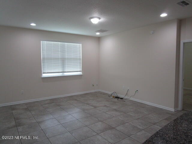 Building Photo - 742 Northside Dr S