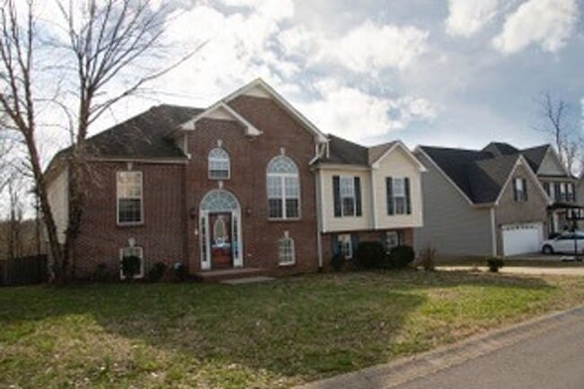 Building Photo - 514 Winding Bluff Way