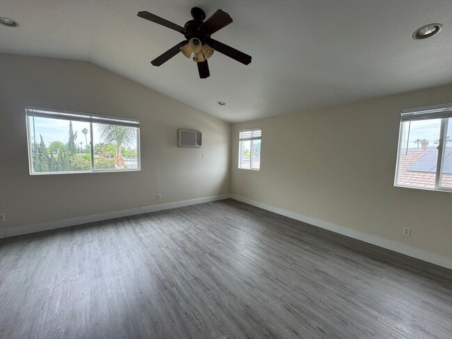 Building Photo - Beautiful 4 bedroom Home in Perris!