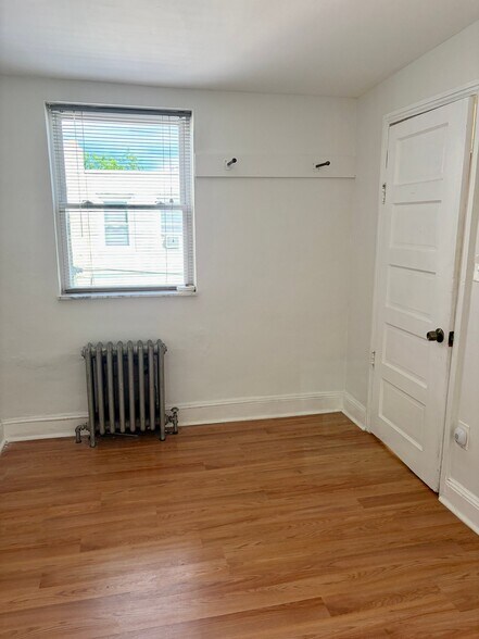 Building Photo - 2011 S Darien St