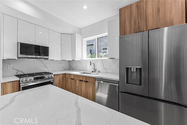 Building Photo - 1376 Edgecliffe Dr