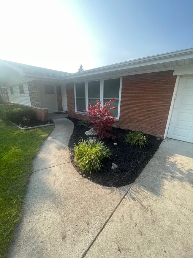 Building Photo - 4384 Walton Plz